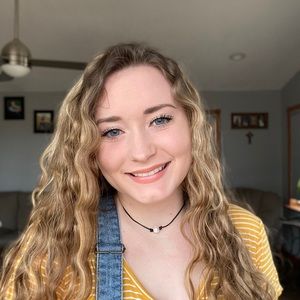 Meet your Posher, Hannah